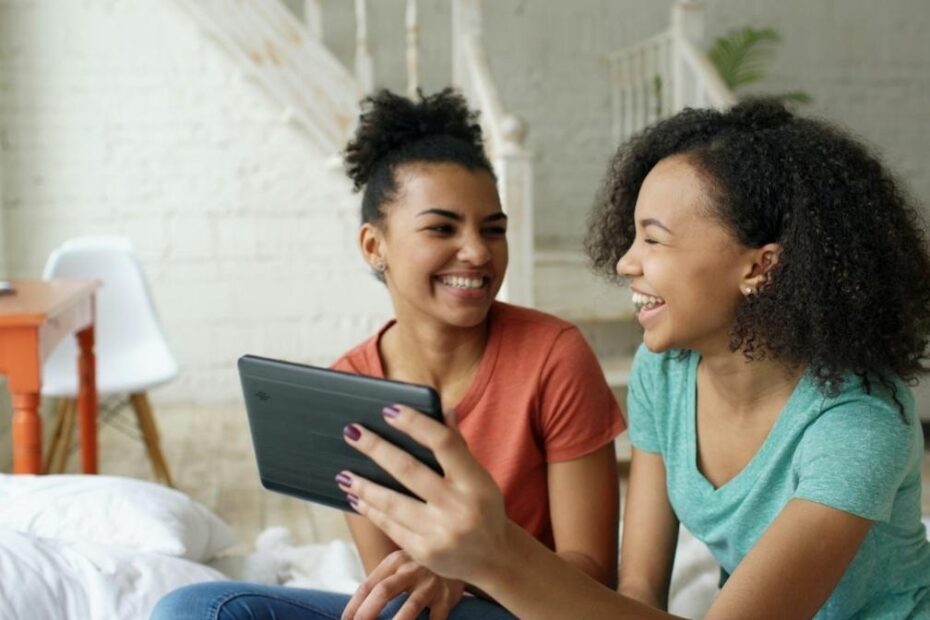 How Technology Affects Friendships